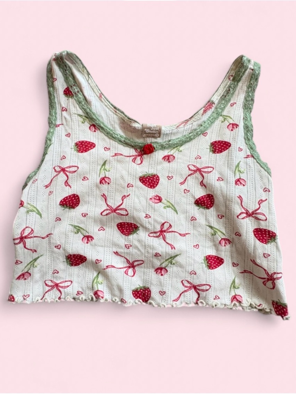 Messy Bun Just Chillin Strawberry Crop Top Sz M women’s